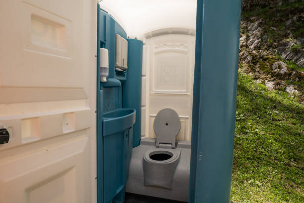 Portable Toilet Options We Offer in Bettendorf, IA
